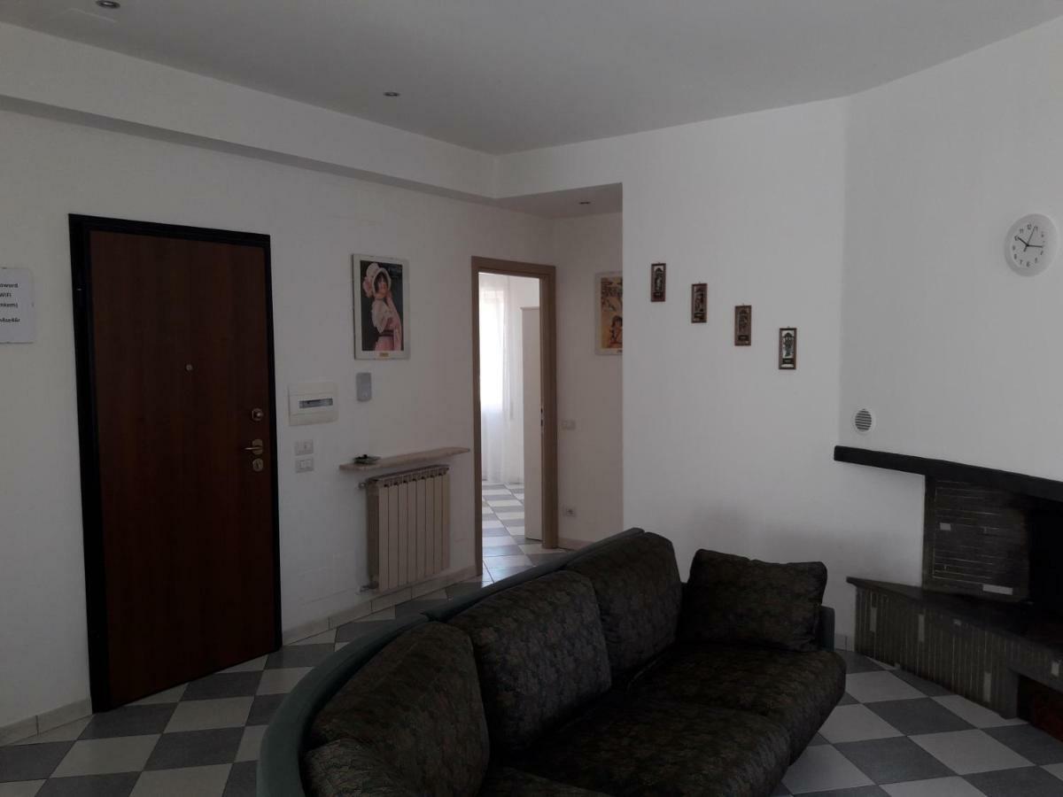 La Casa Dei Gelsi Villa กัสเตลกันดอลโฟ ภายนอก รูปภาพ